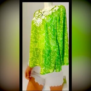 💚SUSAN GRAVER💚FLORAL EMBROIDERED NECKLINE BATIK PRINT SIDE SLIT TUNIC TOP NWT